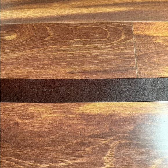 LIZ CLAIBORNE Brown Leather Belt Size Medium - Picture 4 of 7